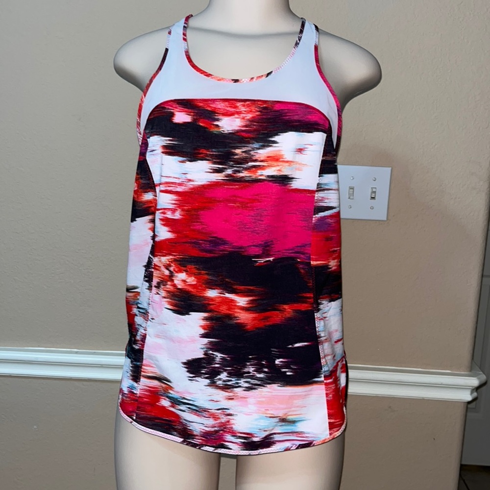 LULULEMON TOP